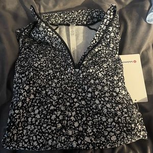 It’s rulu run 1/2 zip